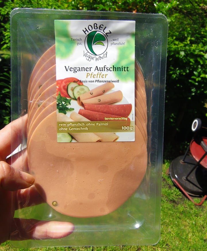 photo of Hobelz Veggie World Veganer Aufschnitt Pfeffer shared by @aliciaeva on  19 May 2020 - review