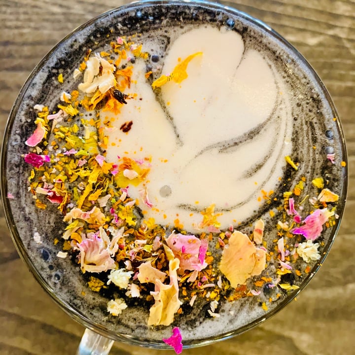 photo of Lexi's Healthy Eatery Lunar eclipse latte - Strawbery, Activated Charcoal, Mesquire And Vanilla with CBD Oil shared by @kimster on  12 Jul 2020 - review