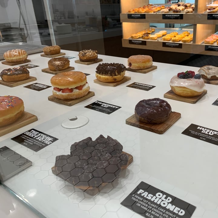 photo of Donut Friend Assorted Donuts shared by @lohasmiles on  15 Jul 2020 - review