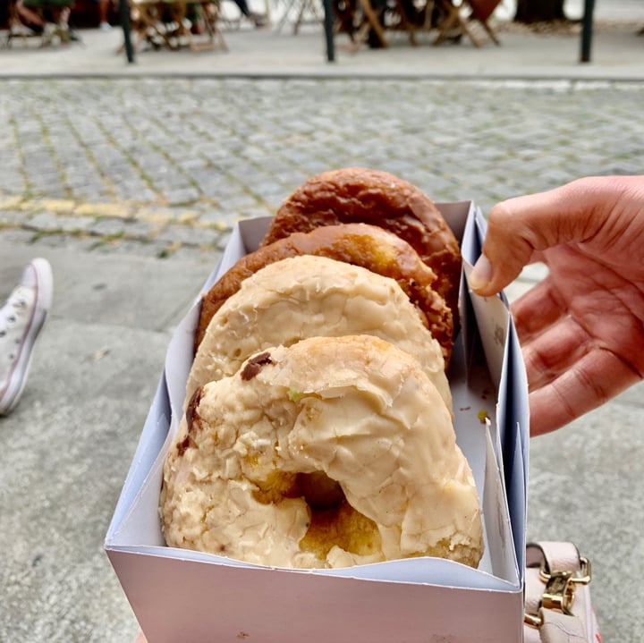 review photo of DUH! Vegan Donuts Peanut Butter Donut shared by @toninavega on 04 Jun 2020 - review