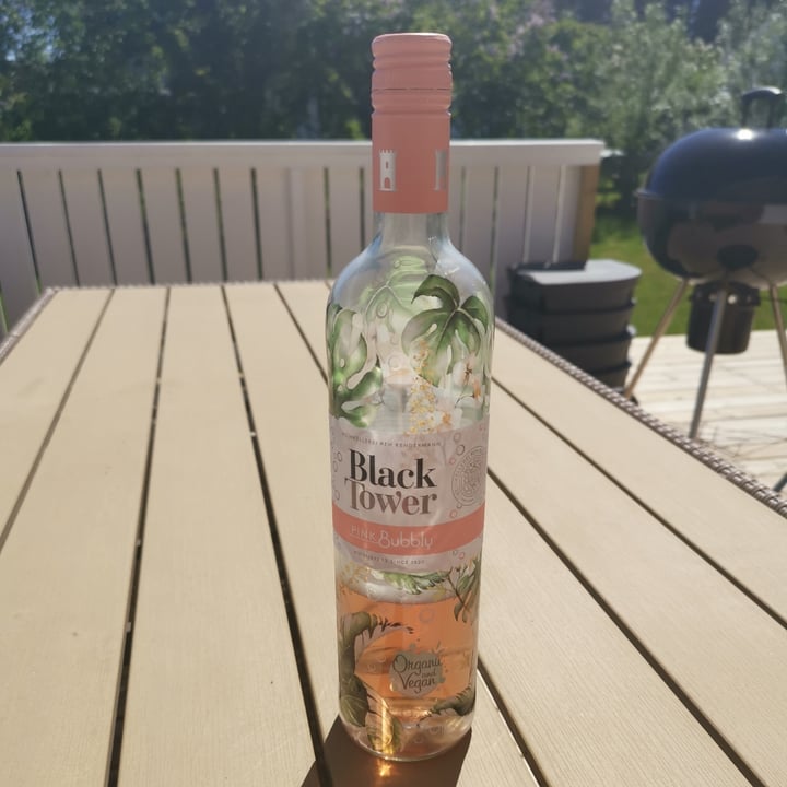 photo of Reh Kendermann Weinkellerei Black Tower Pink Bubbly shared by @maij on  07 Jun 2022 - review