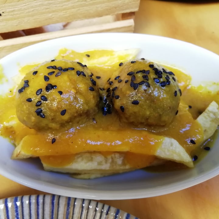 review photo of La Vegana Tapa "Albóndigas" Con Salsa De Almendras shared by @giorgia14 on 18 Nov 2022 - review