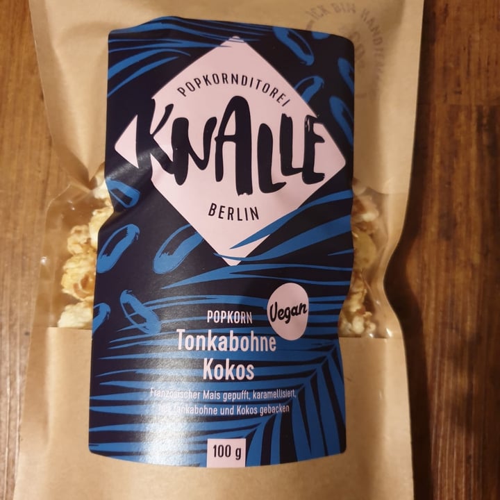 review photo of Knalle Popcorn Berlin Knalle Popcorn Berlin Tonkabohne Kokos shared by @veganarchic on 13 Sep 2021 - review
