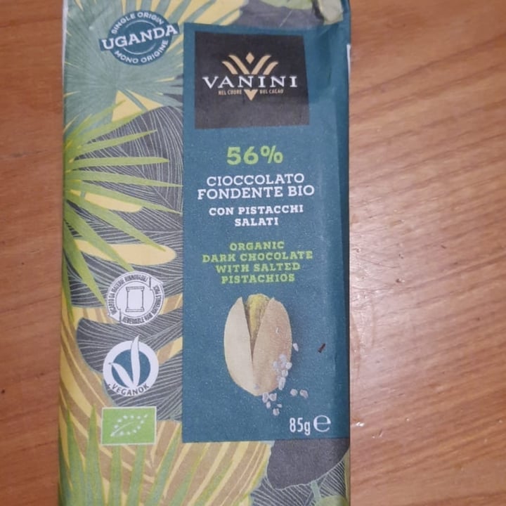 photo of Vanini Cioccolato fondente bio con pistacchi salati shared by @kira2017 on  13 Dec 2021 - review