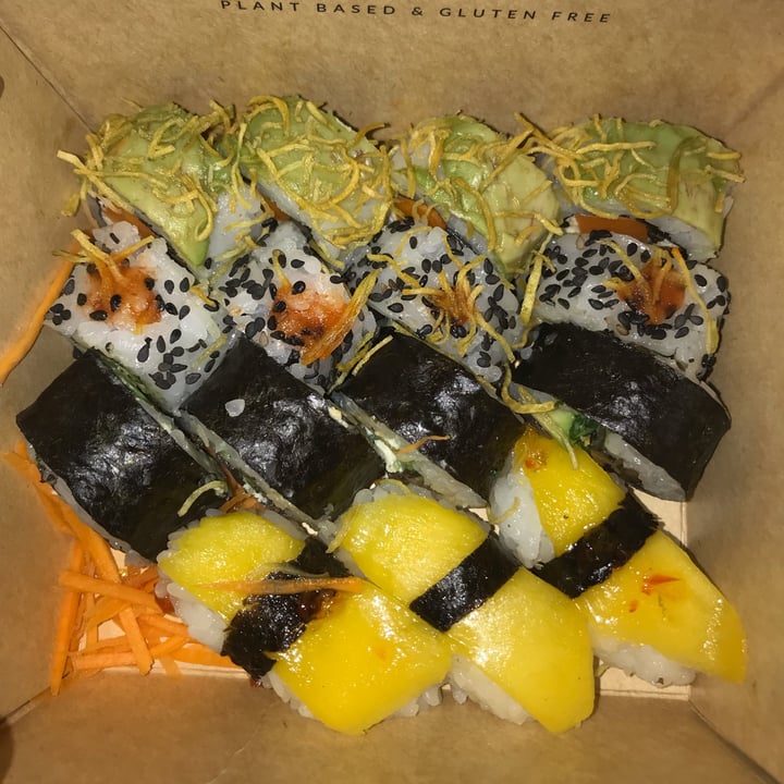photo of Let it V - Vegan Sushi 16 piezas Hey Jude shared by @lusomoza on  04 Feb 2022 - review