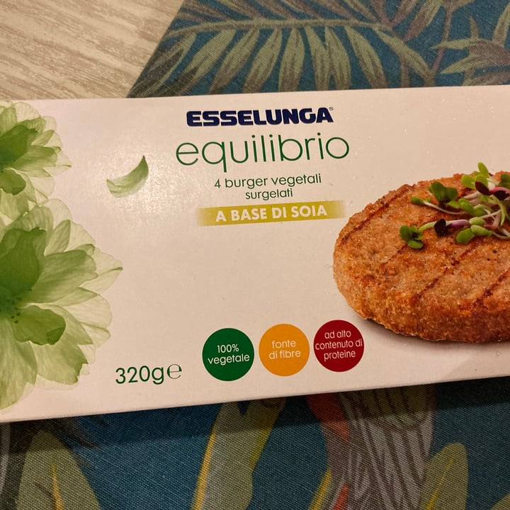 photo of Esselunga equilibrio burger Vegetali A Base Di Soia shared by @cico777 on  24 Sep 2022 - review