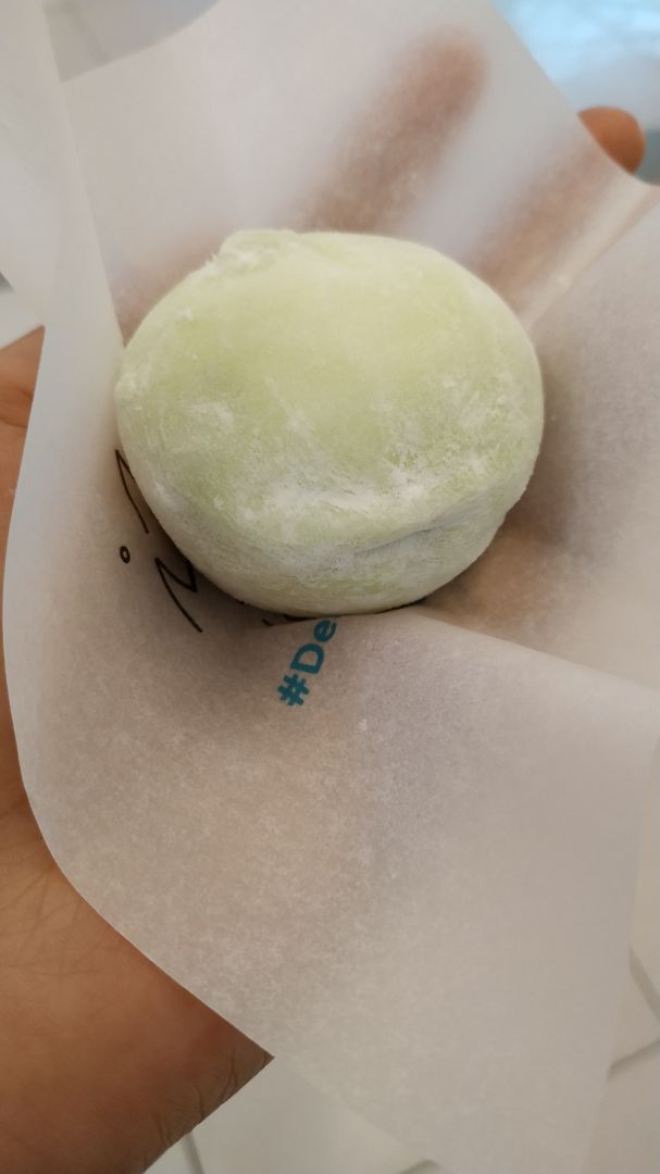 photo of Mochi Mochi ice cream Mochi Vegano shared by @paulizk17 on  27 Jan 2020 - review