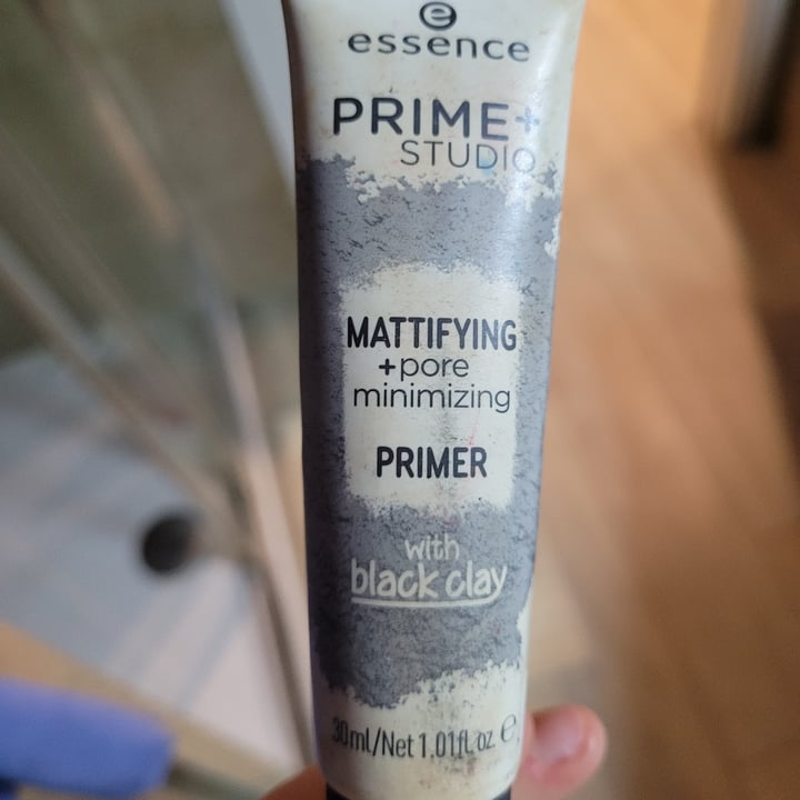 photo of Essence  Primer opacizzante shared by @rockyezaira13 on  15 Apr 2022 - review