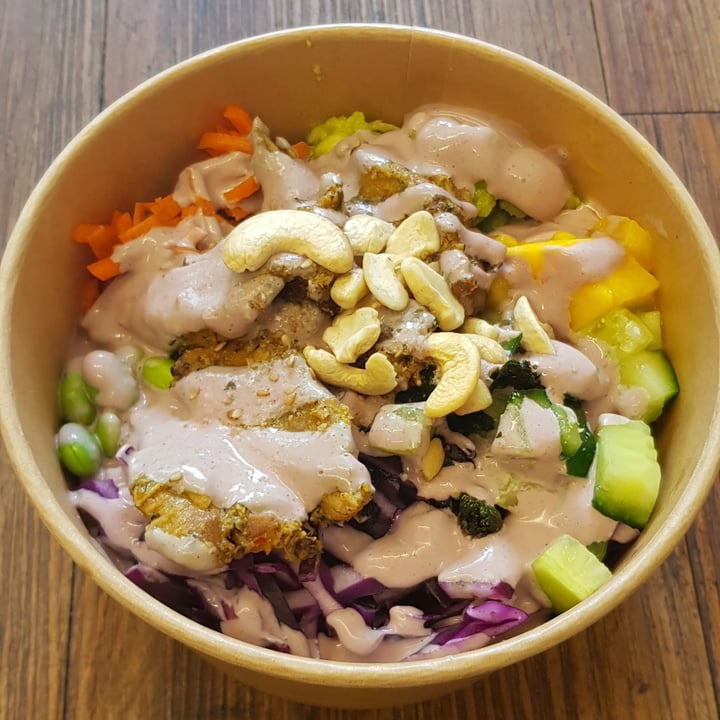 photo of Superfood Deli Vegan Chicken Poke Bowl shared by @vanpanda on  04 Mar 2021 - review