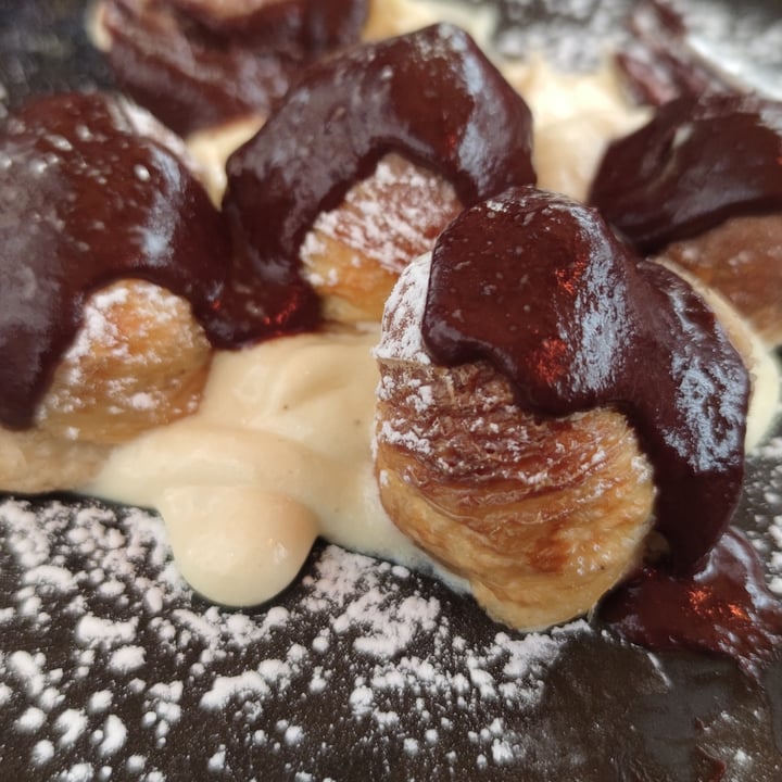 photo of Rifugio Romano Profiterole vegan e senza glutine shared by @jandrew77 on  13 Feb 2022 - review