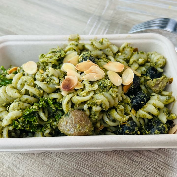 photo of The Whole Kitchen Kale Pesto Pasta Salad shared by @luc1f3r on  20 Feb 2022 - review