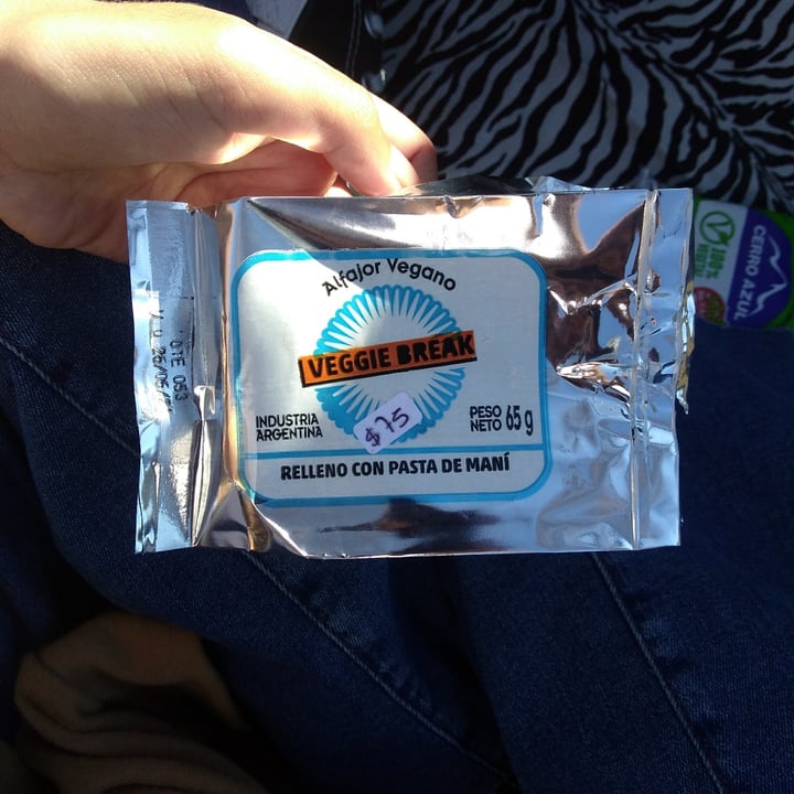 photo of Veggie Break Alfajor Vegano Relleno de Pasta de Mani shared by @valentinapalavecino on  10 Jun 2021 - review