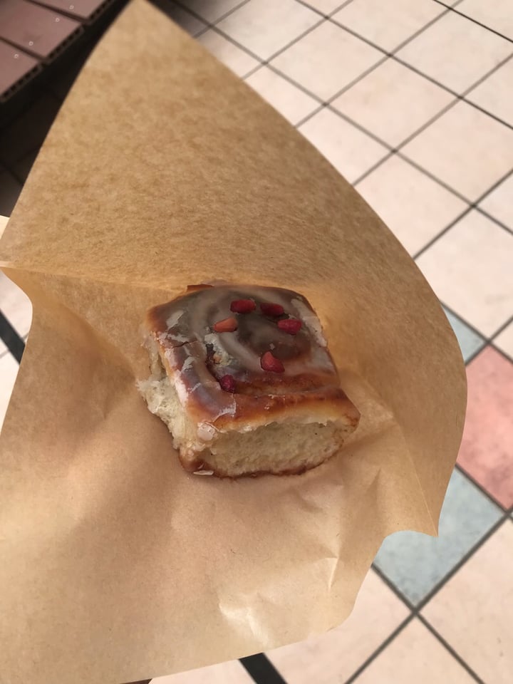 photo of The Little BAKERY Tokyo Vegan Cinammon Scroll shared by @tenayagray on  01 Oct 2019 - review