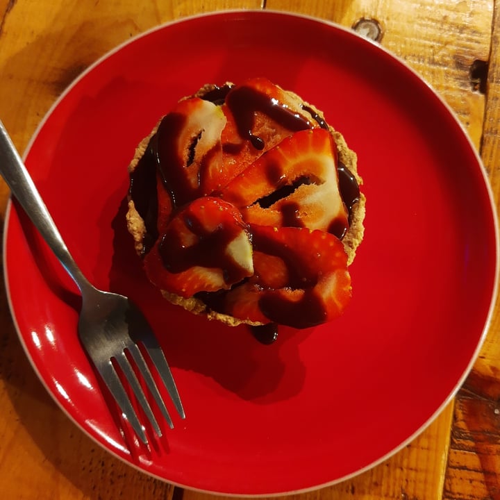 photo of Woowfles Tarta De Chocolate Con Frutos Rojos shared by @arielburton on  23 Sep 2021 - review
