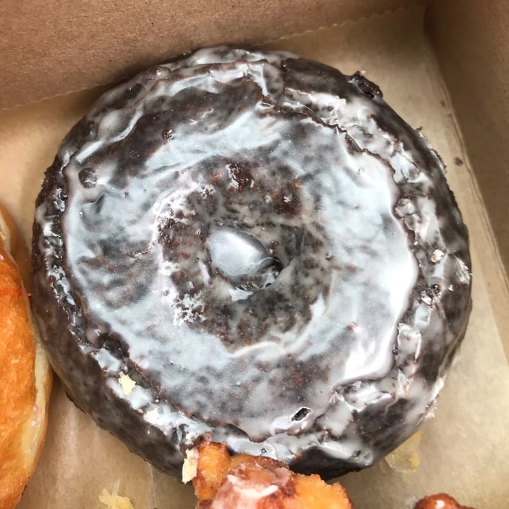 photo of Lovebirds Donuts Chocolate glazed donut shared by @danidarling06 on  18 May 2021 - review