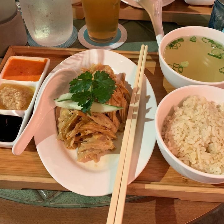review photo of CLOSED - Privé Tiong Bahru Hainanese Chicken Rice shared by @jenniferoconnor on 15 Oct 2020 - review