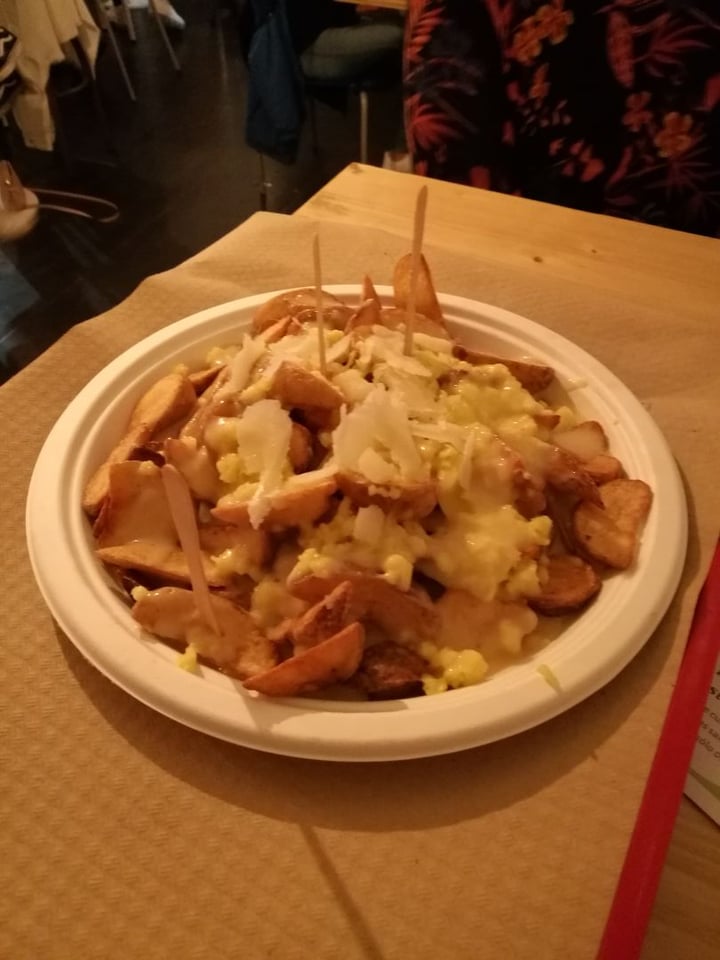 review photo of Vegan Queen Patatas 4 Kesos shared by @ferlznn on 21 Oct 2019 - review
