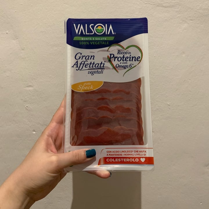 review photo of Valsoia Gran Affettati Vegetali Gusto Speck shared by @antonellamanf on 11 Jun 2022 - review