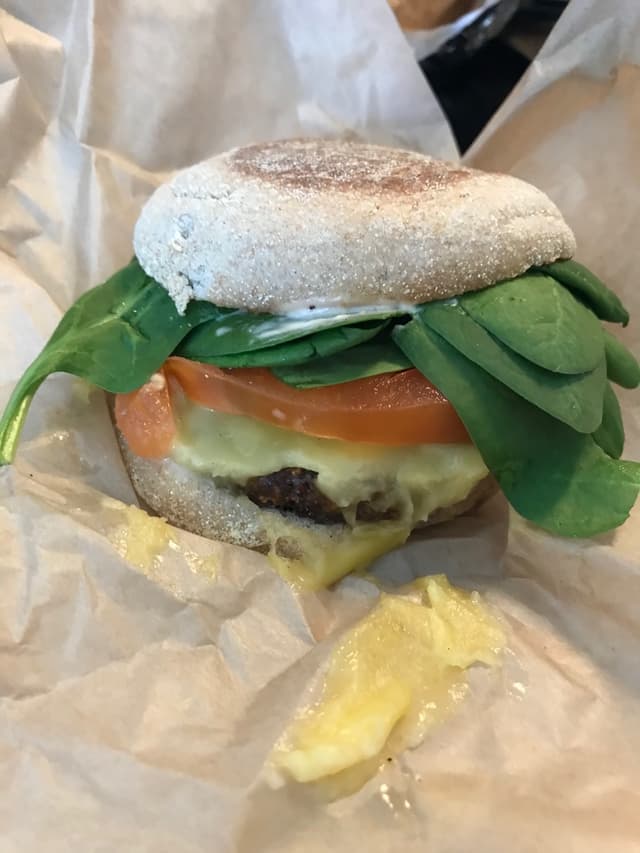 菜肴“Sunrise Sammy”的照片