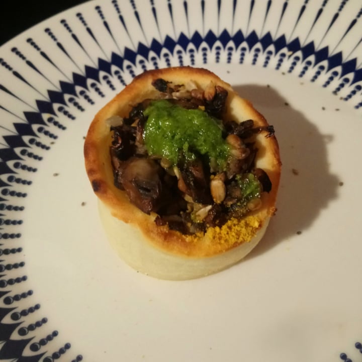 photo of Pizza Vegana Empanadas veganas shared by @mcolella on  15 Feb 2021 - review