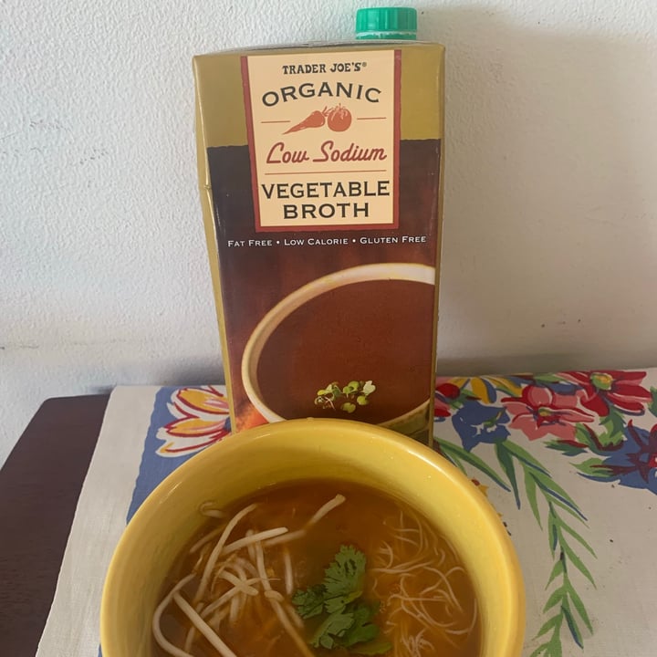 photo of Trader Joe's Organic vegetable broth shared by @bananarosie on  16 Oct 2020 - review