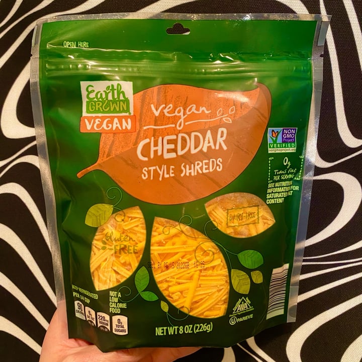 photo of Earth Grown Cheddar Style Shreds shared by @timvegmalone on  04 Apr 2022 - review