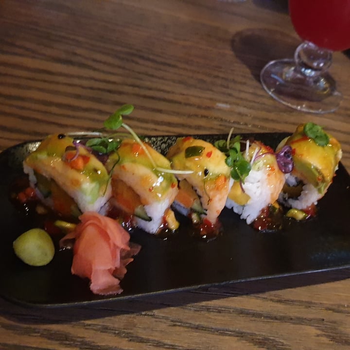 review photo of Lah Lah Vegan paradise roll shared by @simka on 30 Jun 2020 - review