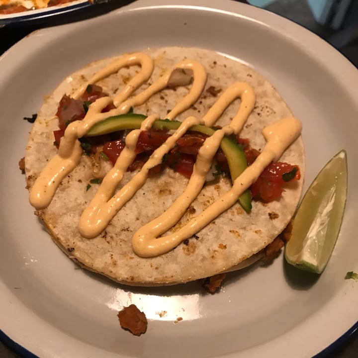 photo of Monchito Quesadilla de pastor shared by @juliprisma on  31 Oct 2021 - review