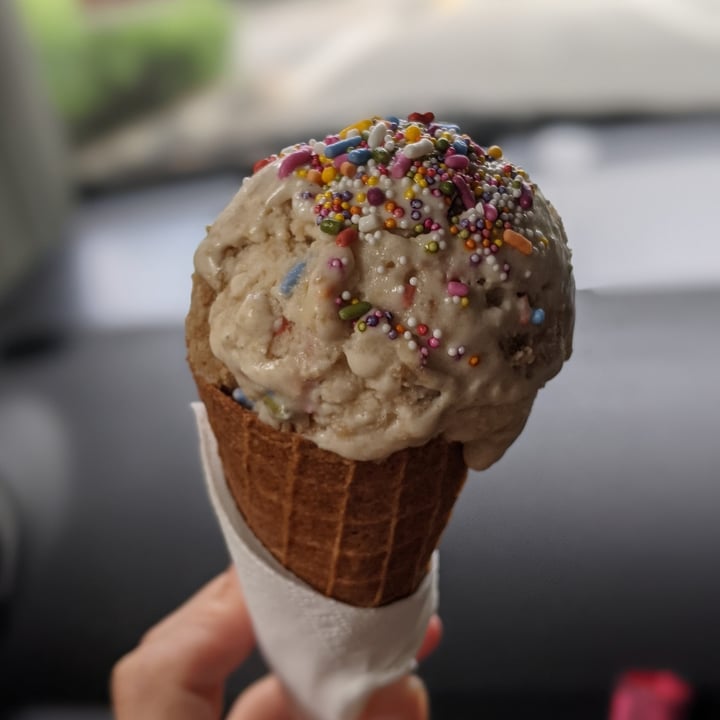 photo of Kind Kones Birthday Cake Ice Cream shared by @oblongboxes on  23 Jan 2021 - review