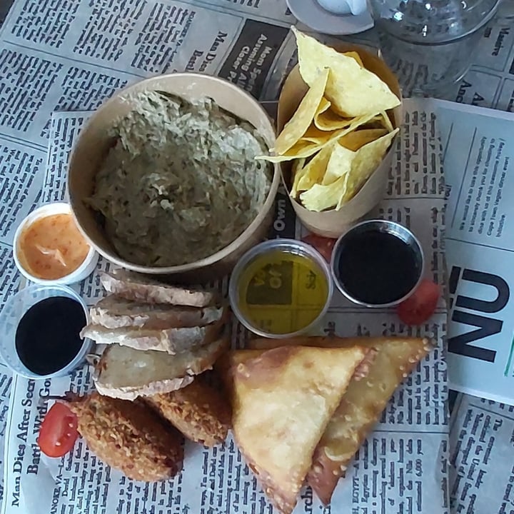 photo of Vegan Streetfood Deli - Obs Snack Platter shared by @dwatling on  19 Jan 2022 - review