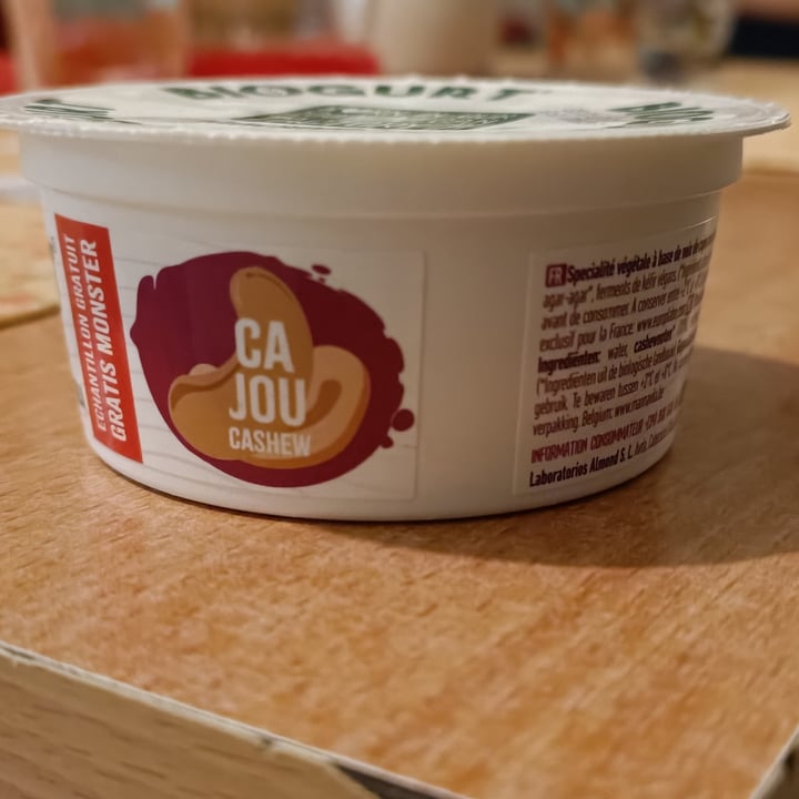 review photo of Biogurt Kéfir cajou shared by @confiotte on 25 Nov 2021 - review