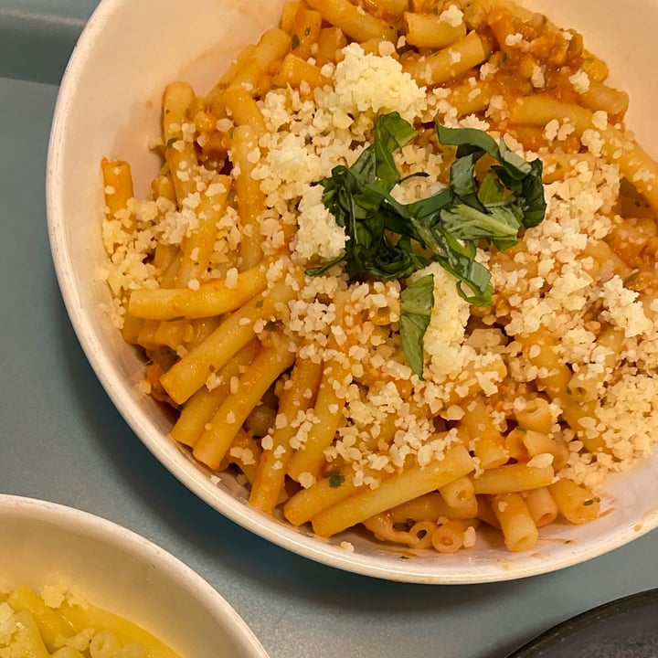 photo of Tolstoy - Plant-Based Eatery Mac Bolognese shared by @sweetveganbat on  16 Nov 2022 - review