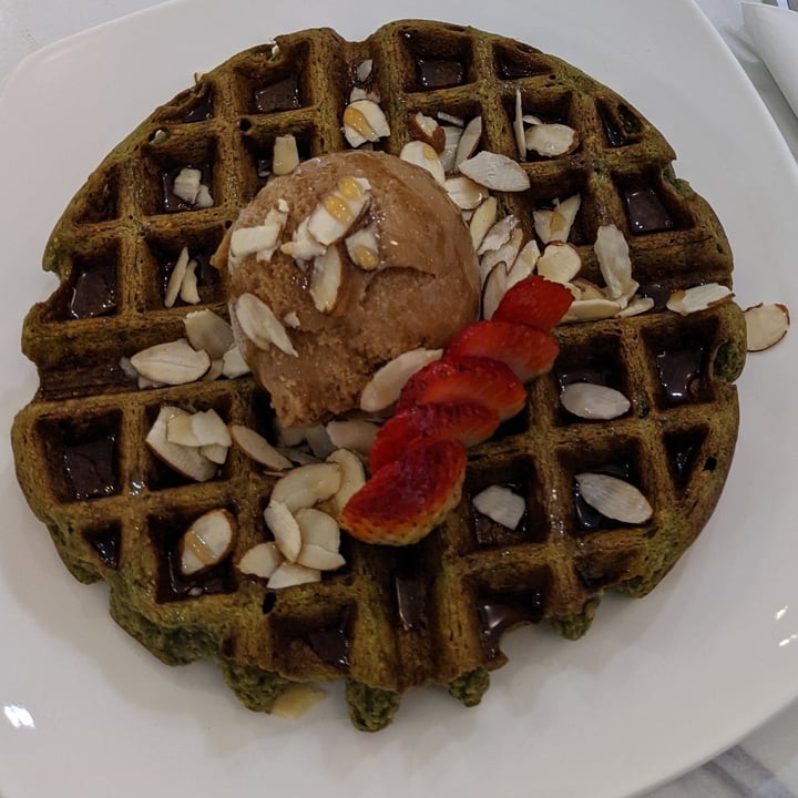 review photo of The Oatberry Cafe Matcha Caramel Waffle shared by @shanying on 19 Nov 2021 - review