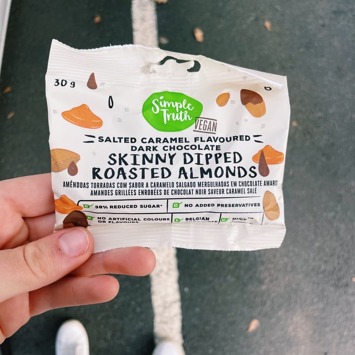 photo of Simple Truth Salted Caramel Flavoured Dark Chocolate Skinny Dipped Roasted Almonds shared by @rootingforginger on  21 Jun 2021 - review