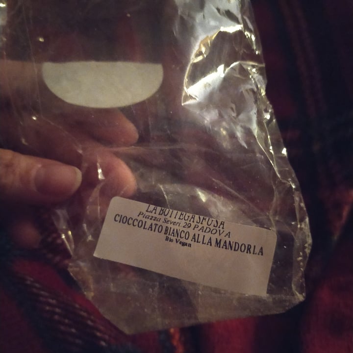 review photo of La bottega sfusa Cioccolato bianco alla mandorla shared by @laurtita398 on 15 Dec 2021 - review