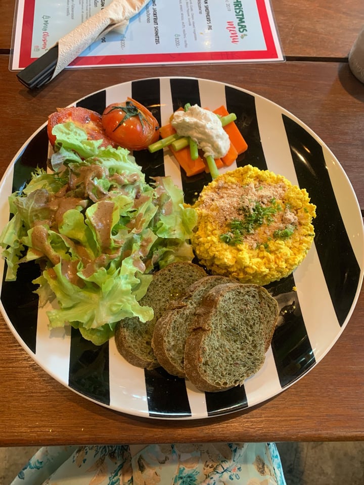 photo of Broccoli Revolution Tofu Scramble shared by @giveafudge2day on  18 Dec 2019 - review