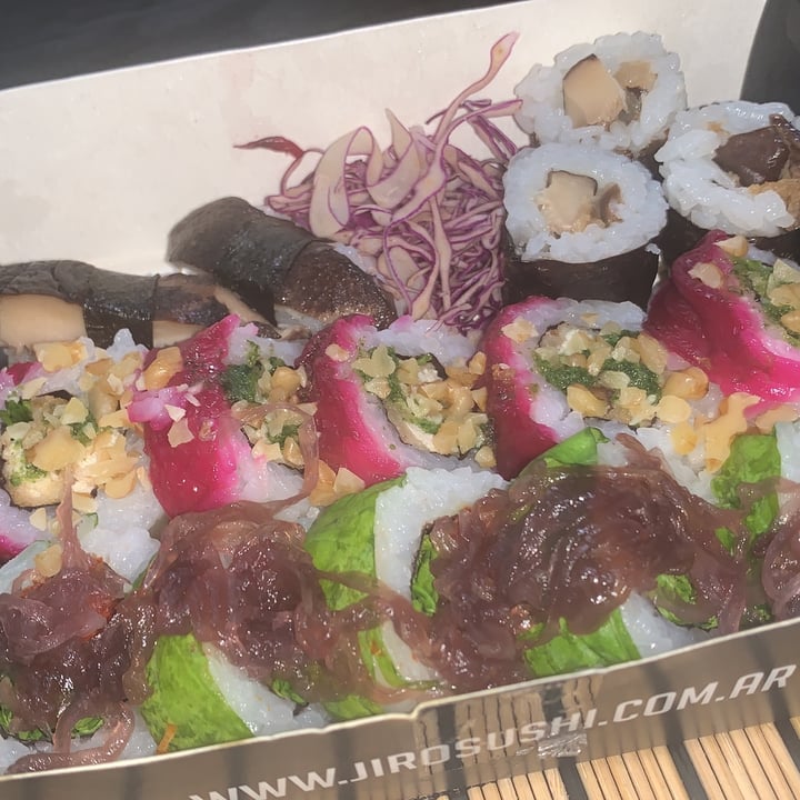 review photo of Jiro Sushi - Sucursal Urquiza Combinado Sushi Vegan shared by @sofibre on 07 Mar 2021 - review
