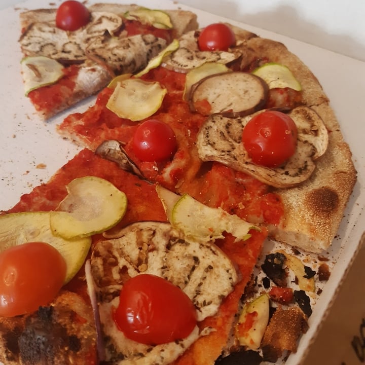 photo of Pizza Roma Pizza con verdure shared by @simomerak on  14 Nov 2021 - review