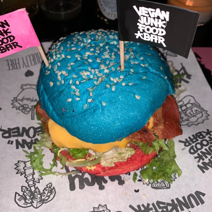 photo of Vegan Junk Food Bar Daddy Mc Chik’n shared by @abiteofvegan on  24 Jul 2020 - review