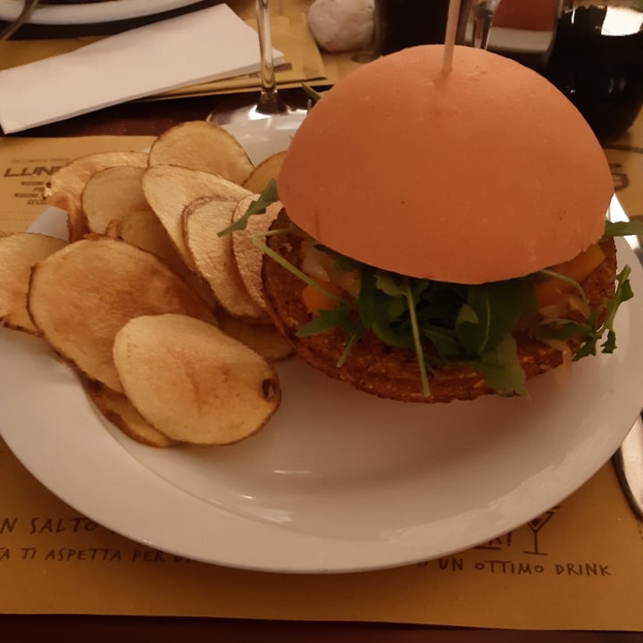 photo of Old Square Pinkie Burger shared by @papillondelacroix on  19 Jul 2021 - review