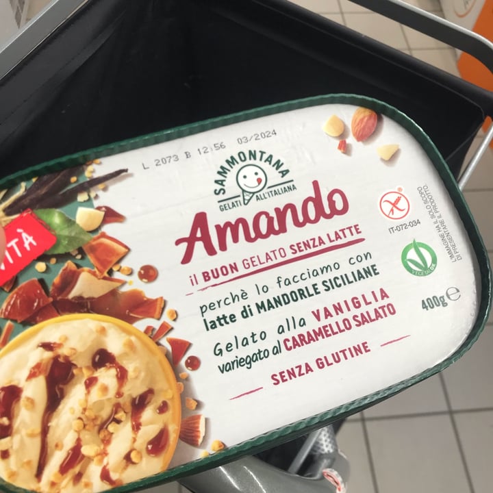 review photo of Sammontana Amando Gelato Alla Vaniglia Vatiegato al Caramello Salato shared by @fedep7 on 29 Apr 2022 - review