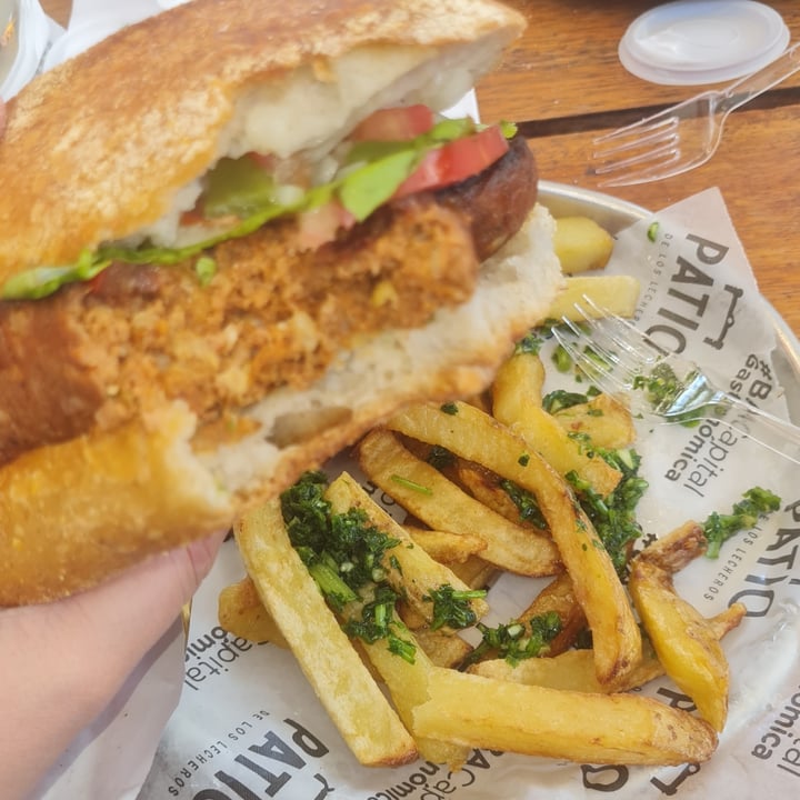 review photo of Patio de los lecheros Chori vegano shared by @camilxgar on 08 May 2022 - review