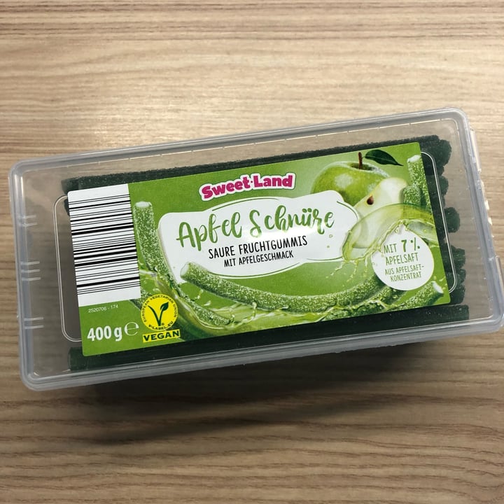 photo of Sweetland gelatine alla mela verde shared by @nessaveg on  26 Aug 2022 - review