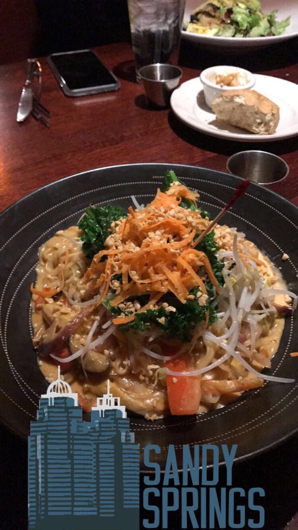 photo of Cafe Sunflower Sandy Springs Spicy Pad Thai Noodles shared by @veganwalkerr on  13 Aug 2018 - review