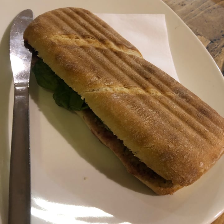 photo of Cafe Nero Vegan festive feast panini shared by @rhiannondiamxnd on  12 Nov 2021 - review