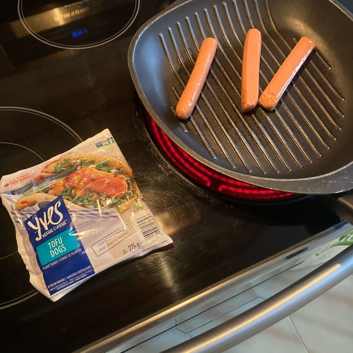 review photo of Yves Veggie Cuisine Tofu Dogs shared by @vieveg on 29 Apr 2022 - review