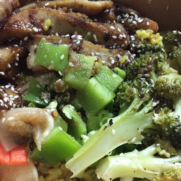 review photo of Valiant's Barrie General Tso Bowl shared by @cupofglass on 11 Jul 2020 - review