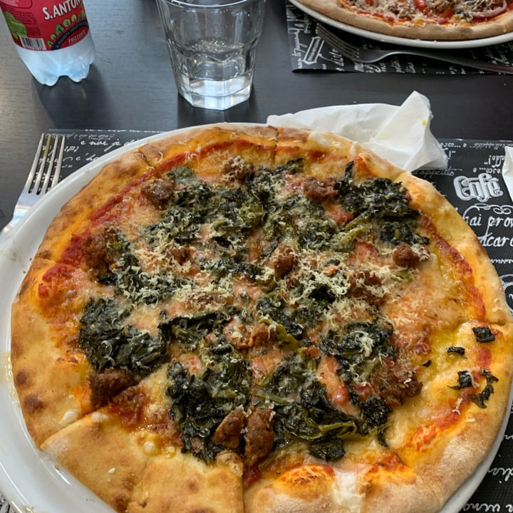 photo of Trinacria Pizzeria pizza salsiccia e friarielli shared by @pier64 on  16 Oct 2022 - review