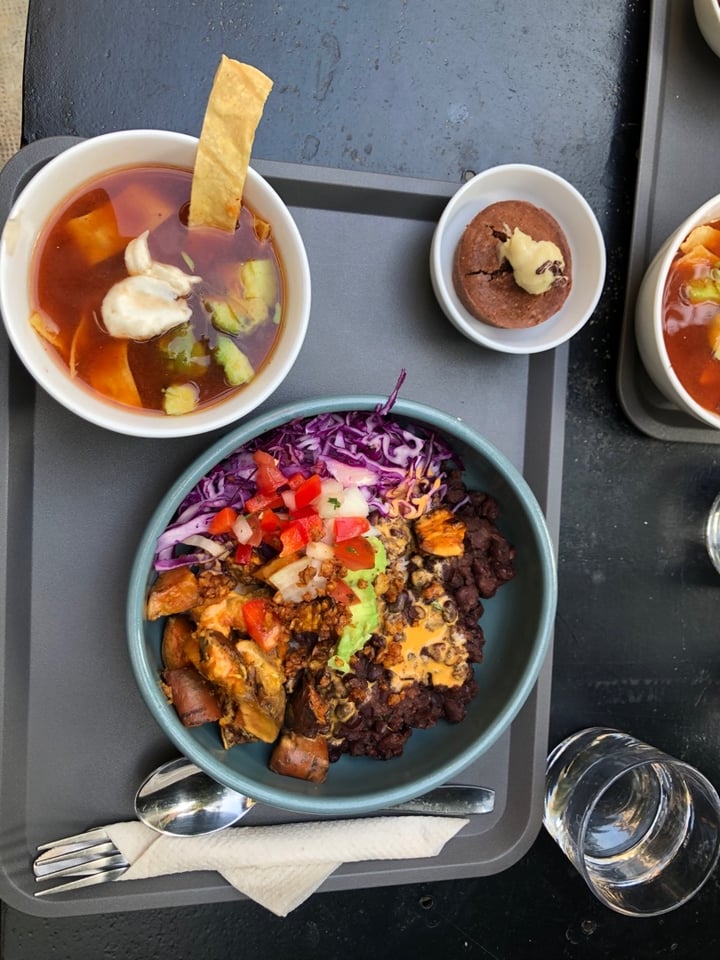 photo of Väcka Sopa Azteca, Bol Y Postre shared by @marinanduix on  17 Feb 2020 - review