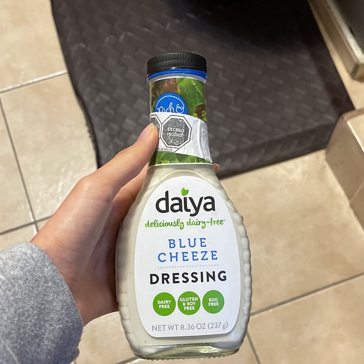 photo of Daiya Blue Cheese dressing shared by @denischavez1 on  26 Feb 2022 - review